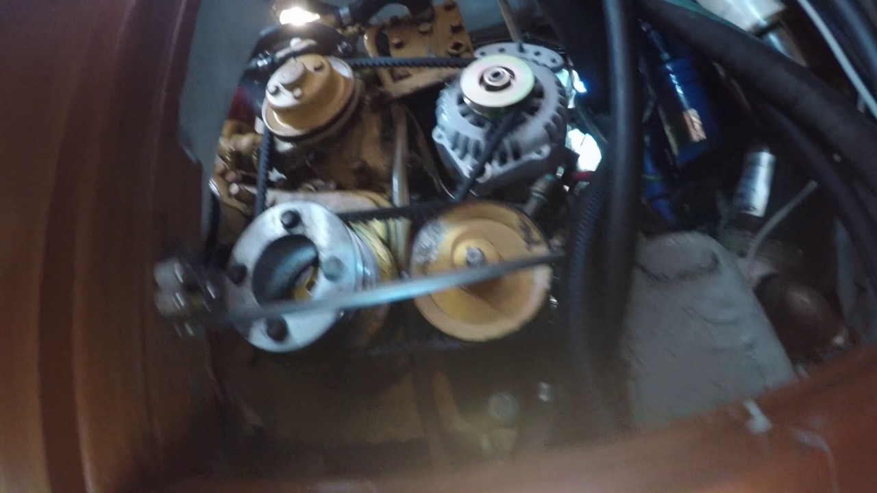 Inspecting the Pisces 40 (Isuzu) engine aboard Keeldragger