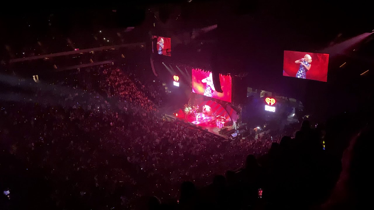 Katy perry live (I kissed a girl & dark horse) at xcel Energy Center Saint Paul Minnesota