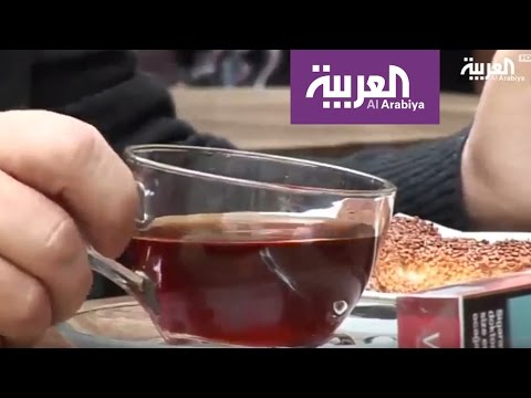 فيديو: كيف يذوب السكر في الشاي؟