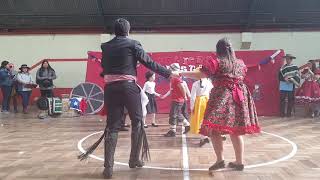 Baile de integración del Colegio Santa Emilia.