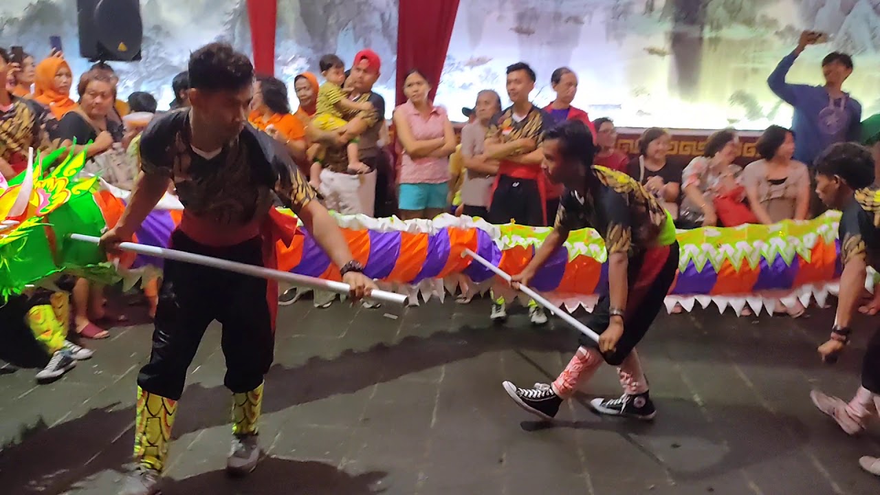 Atraksi Liong Nan Hai @Vihara Dhanagun Bogor
