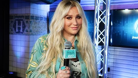 Kesha On Jerry Seinfeld Hug Snub: I Think I Scared The Poor Man