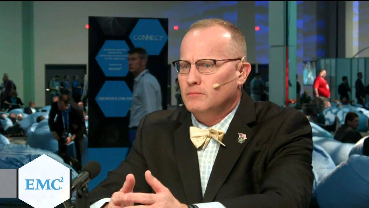 Christopher Rence | EMC World 2015 - YouTube