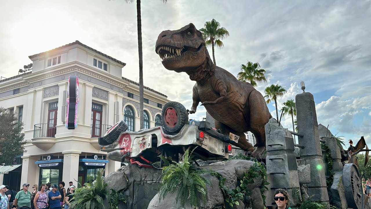NEW Universal Mega Movie Parade Full Show Experience 2024 | Universal Orlando