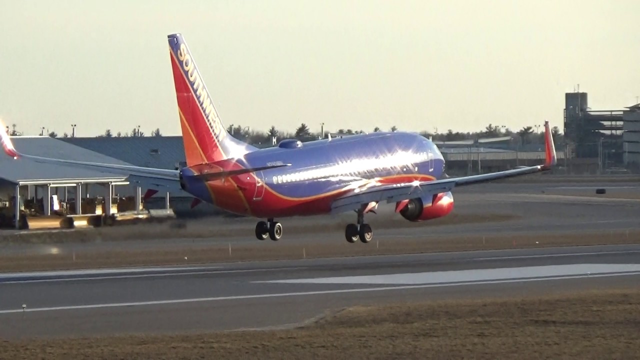 Southwest, The Love Airlines Boeing 737, Smooth Landing (MHT) YouTube
