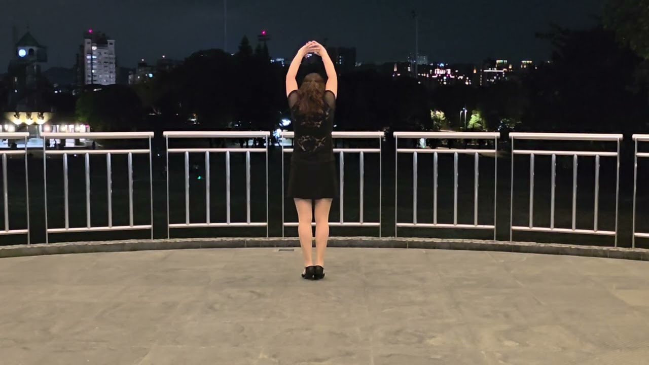 將你放在心底-(背面示範)。感謝編舞:邱月如老師。舞序:停8拍，前舞，1.2.3.4，間奏，前舞，1.2.3.4，間奏，前舞。