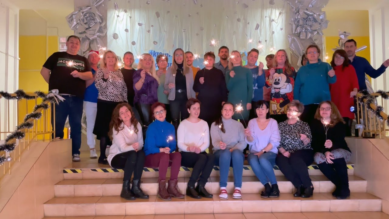 ZŠ Komenského 6, Sobrance (2022) - 🎄Vianočný pozdrav🎄/ Šťastné a veselé Vianoce