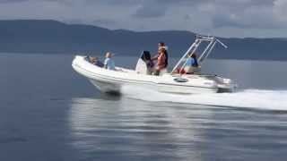 Vožnja S Čolnom Po Jadranskem Morju