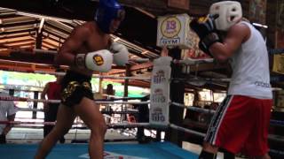 sangmanee vs kazuki tanaka boxing sparriing 3R (13coins gym at bangkok)