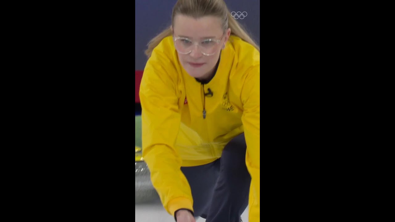 What a shot from Isabella Wranaa!🥌 #MilanoCortina2026