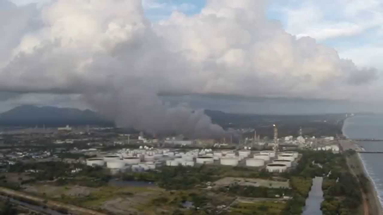 IRPC Plant Explosion : โรงงาน IRPC ระเบิดมีเพลิงไหม้ by Pro Aerial ...