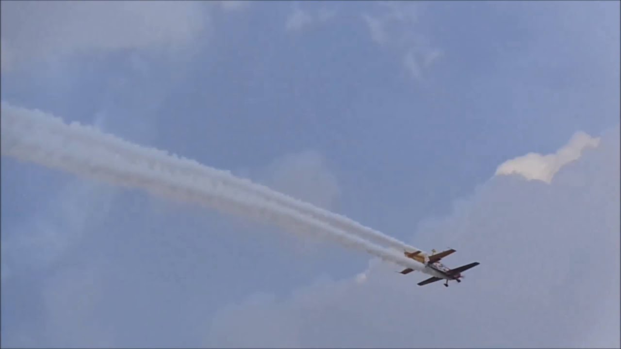 INDIA AVIATION 2016 : AEROBATIC STUNTS : HYDERABAD