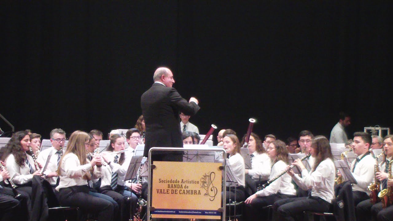 Banda de Vale de Cambra (Direcção: Maestro Valdemar Sequeira) | CITY OF HURLUS de André Waignein