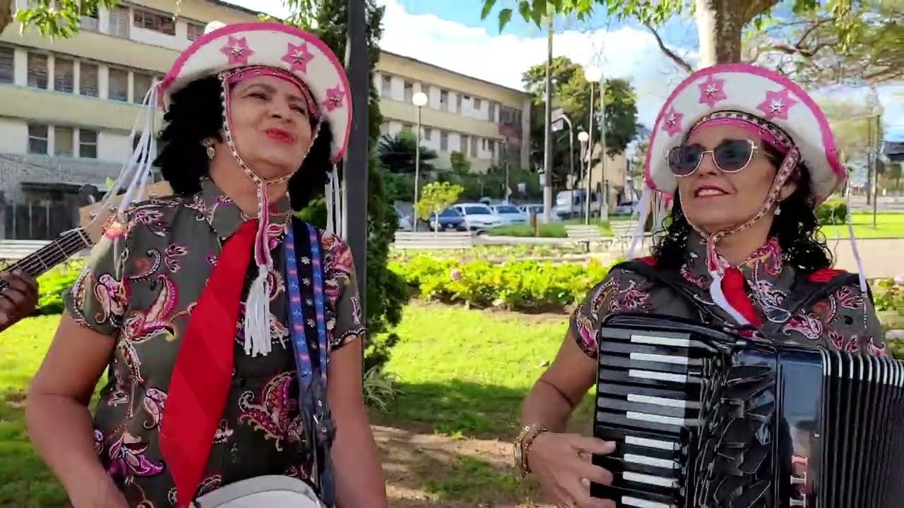 FORRÓ NINGUÉM SEGURA   SOCORRO E MAZÉ