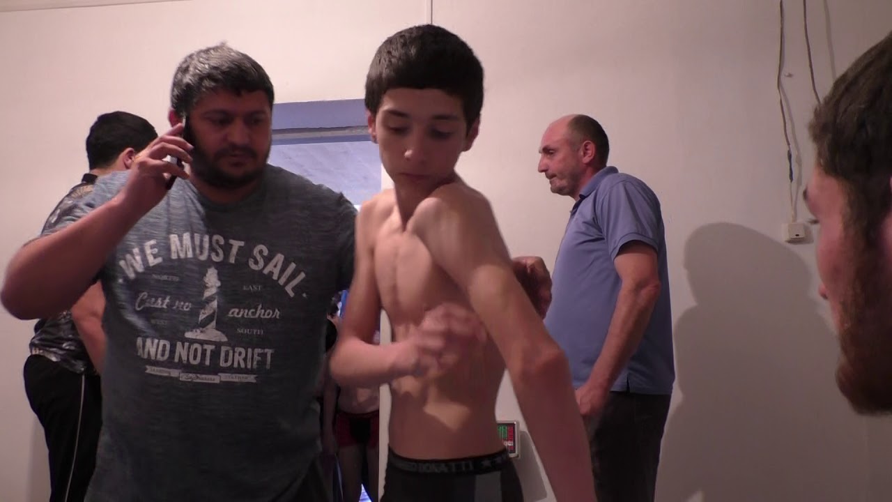 Взвешивание участников на турнир Бойнакъ.