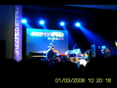 John Scofield Quartet - Groove Elation (JazzFest Brno 2010)
