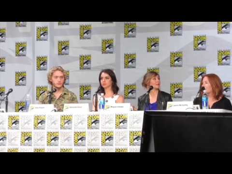 reign-panel-part-2--comic-con-2014