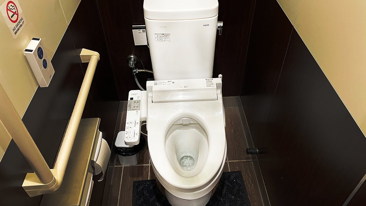 Japanische Toilette im Konbini ist ein Traum Toiletten in Japan YouTube