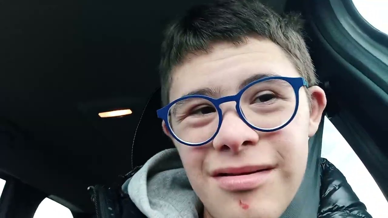 Tommaso canta zombie blu taggate Dani e Robbi sui commenti