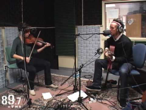 Steve Reynolds performs "Winter Stores" Live at WTMD