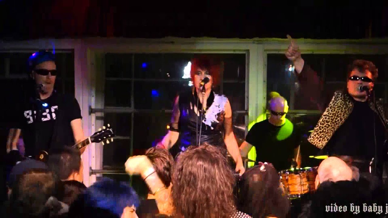 The RezillosFLYING SAUCER ATTACKLive DNA Lounge, San Francisco, CA