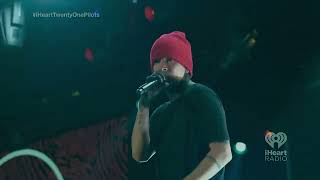 twenty one pilots - Holding Onto You (Live at iHeart Radio 2015) (HD)