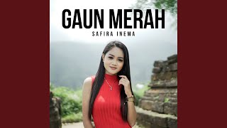 Gaun Merah