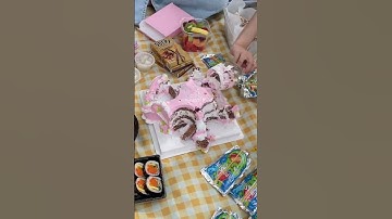 Thumbnail of pov you throw the perfect aesthetic picnic *pinterest inspired* 🧺🌷