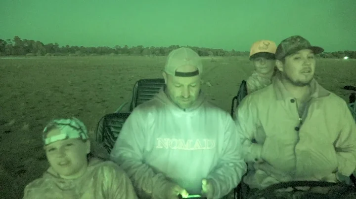 Searching for hogs // Kevin's very first amadillo [Fox Brown Outdoors Spring-break hunting tour]