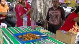 Stall that fries jack fruit (cempedak) and bananas, Taman Pertama, 25 Sep 2016