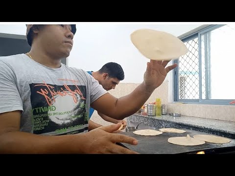 Rumali roti on Big Tawa easyTrick || Double roti || Rumali Roti ...