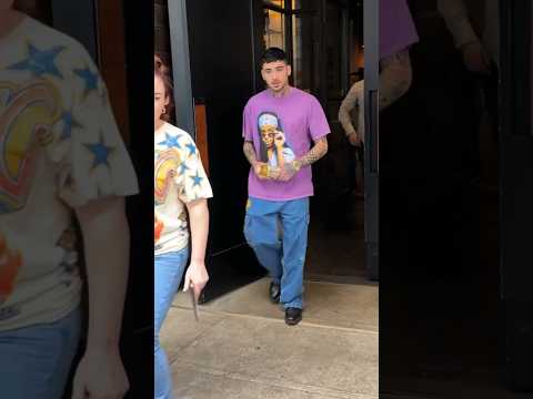 Zayn Malik Shows Off Summer Style Combining A Purple Shirt With Denim Cargo Pants Zayn Zaynmalik 
