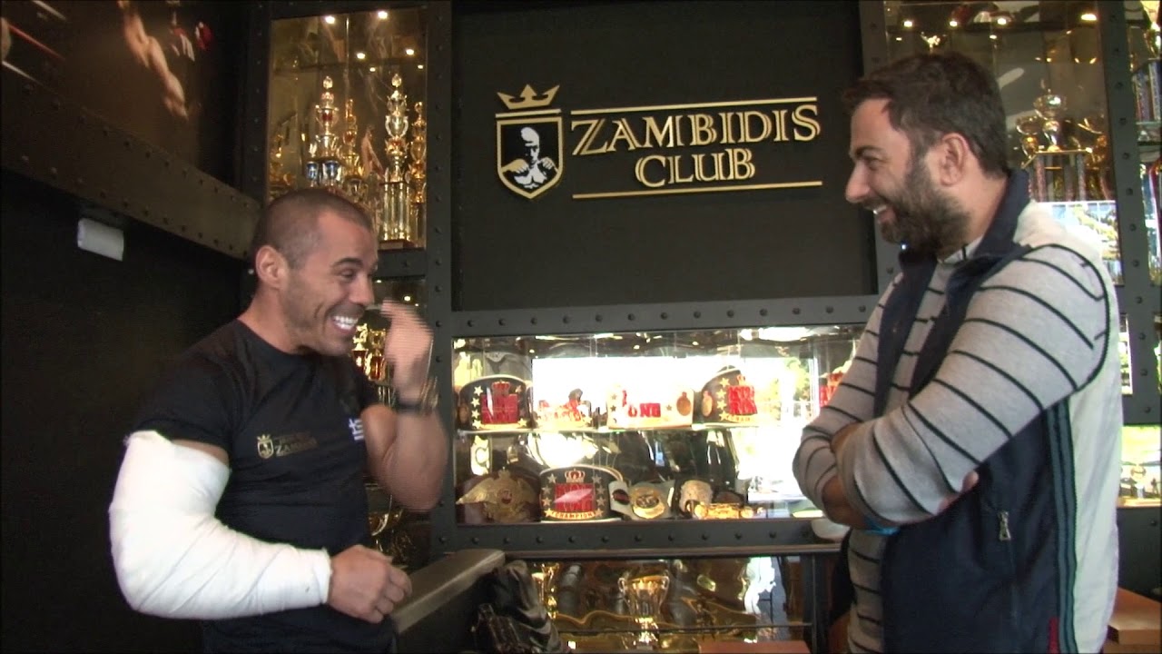 Ο τραυματίας Μιχάλης Ζαμπίδης και η... τρέλα του για τα αυτοκίνητα