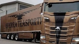 Que lugar apertado para entrar com o caminhão #20