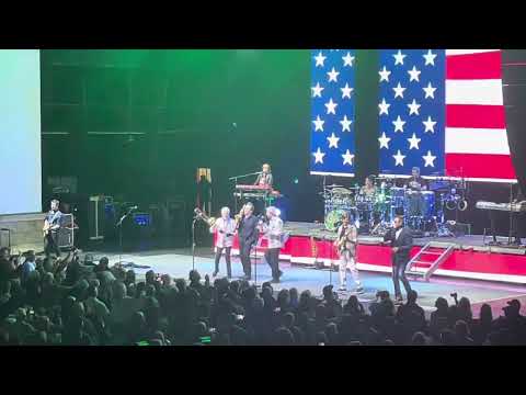 Chicago singing Saturday