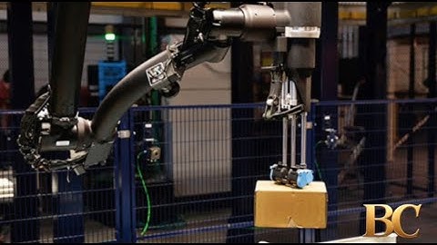 Amazon introduces ‘Blue Jay’ warehouse robot that performs multiple tasks at once