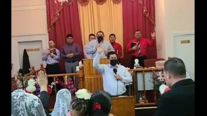 CUAN GRANDE ES EL Y SU PRESENCIA AQU ESTA CANTA JA...