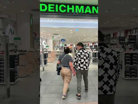 Поки мама поруч ти чиясь маленька дитина