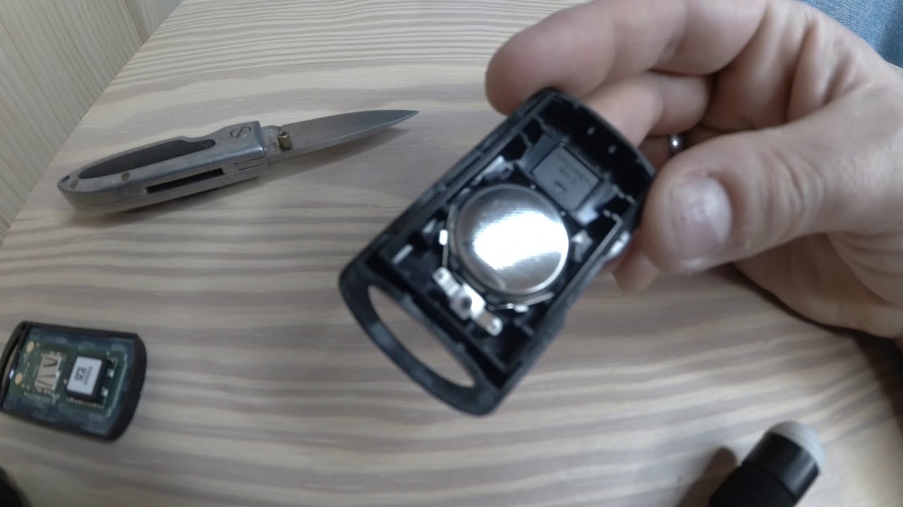 Cambiar pila de llave inteligente en Yamaha xmax 125 /300 /400 . 