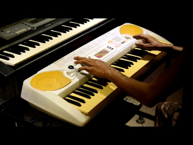 YAMAHA PORTATONE EZ-J22　電子キーボード スタンド付き PORTATONE EZ-J22 - Display Collection - INNOVATION ROAD - Yamaha