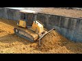 New Worker KOMATSU Dozer DR51PX Pushing Skills Cording Soil And Dump Truck Unloading Soil