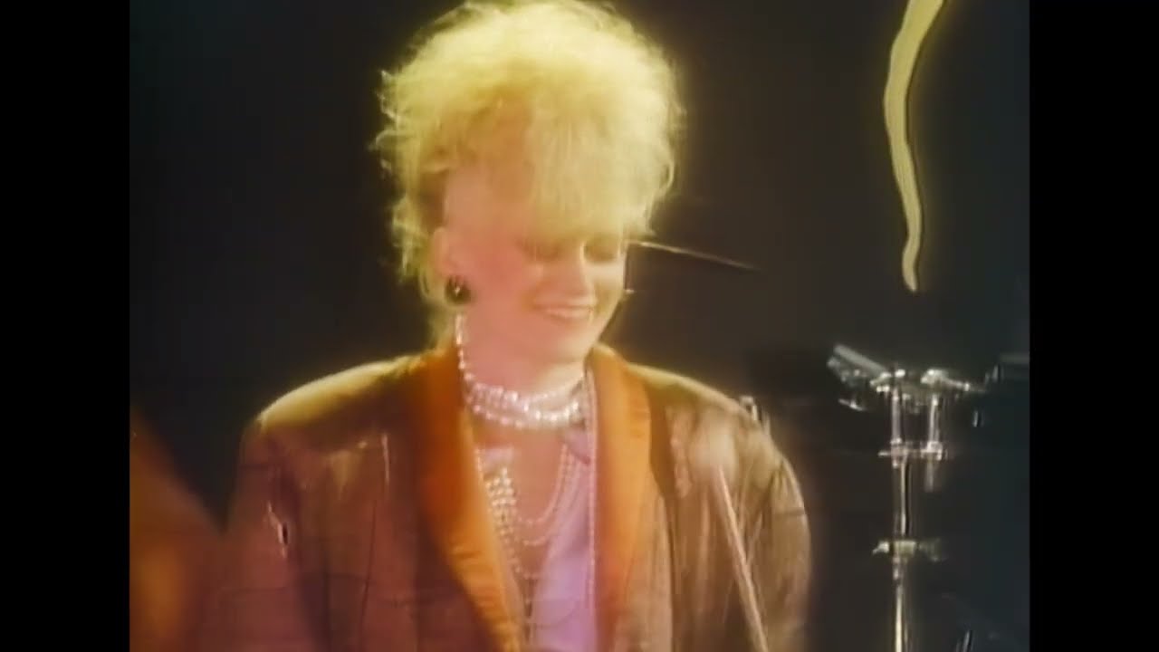 Thompson Twins - Lay Your Hands On Me (Official Video), Full HD 