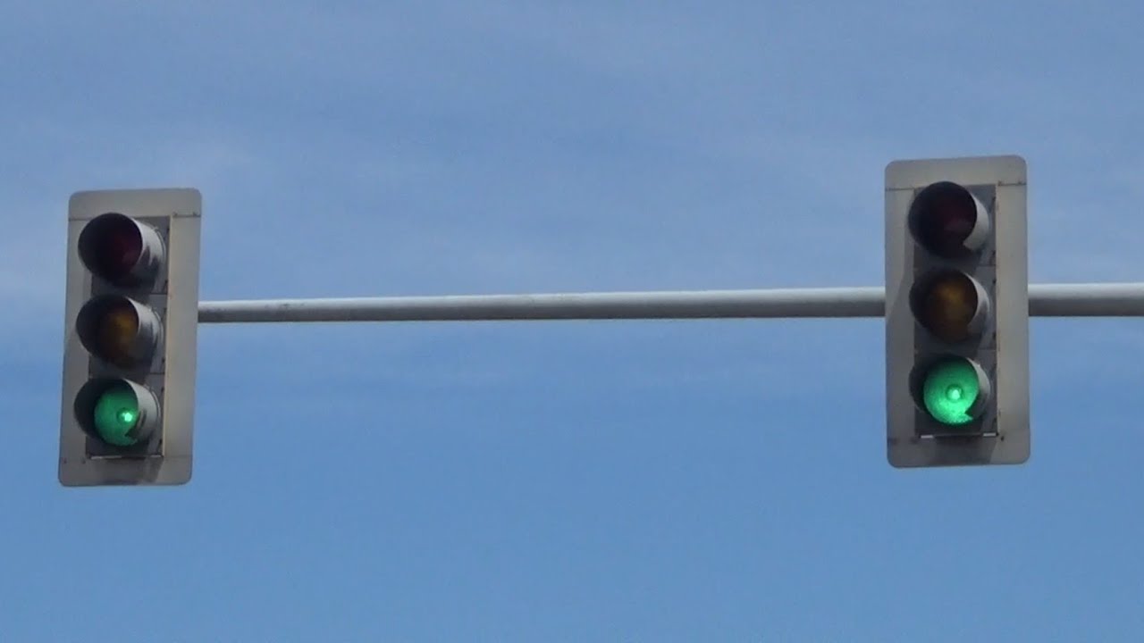 Alusig Incandescent Alusig Traffic Lights - YouTube