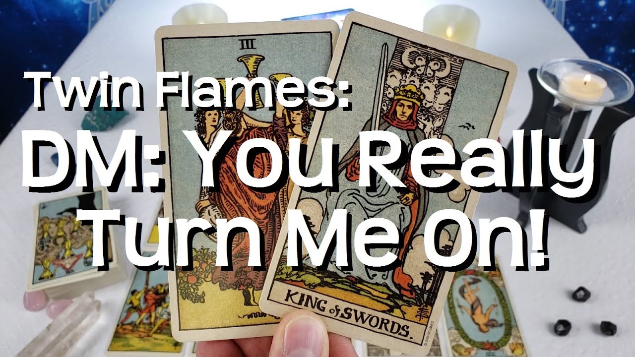 Twin Flames - He Thinks You're Really Hot 😁😍 Messages From Divine Masculine 01/08/2020