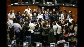 Conferencia de prensa concedida por senadoras y senadores del PAN y PRI en el pleno del Senado