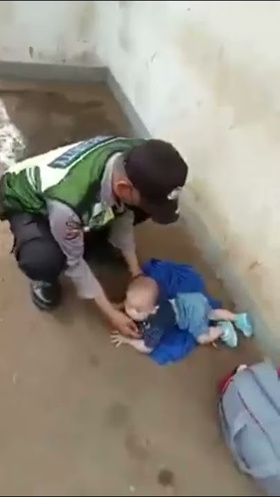 Viral !! Kasian Bangat anak ini dibuang orang tuanya