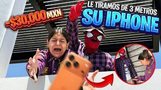BROMA PESADA le rompimos su IPHONE 😭 y le dimos uno del TIANGUIS 🤡