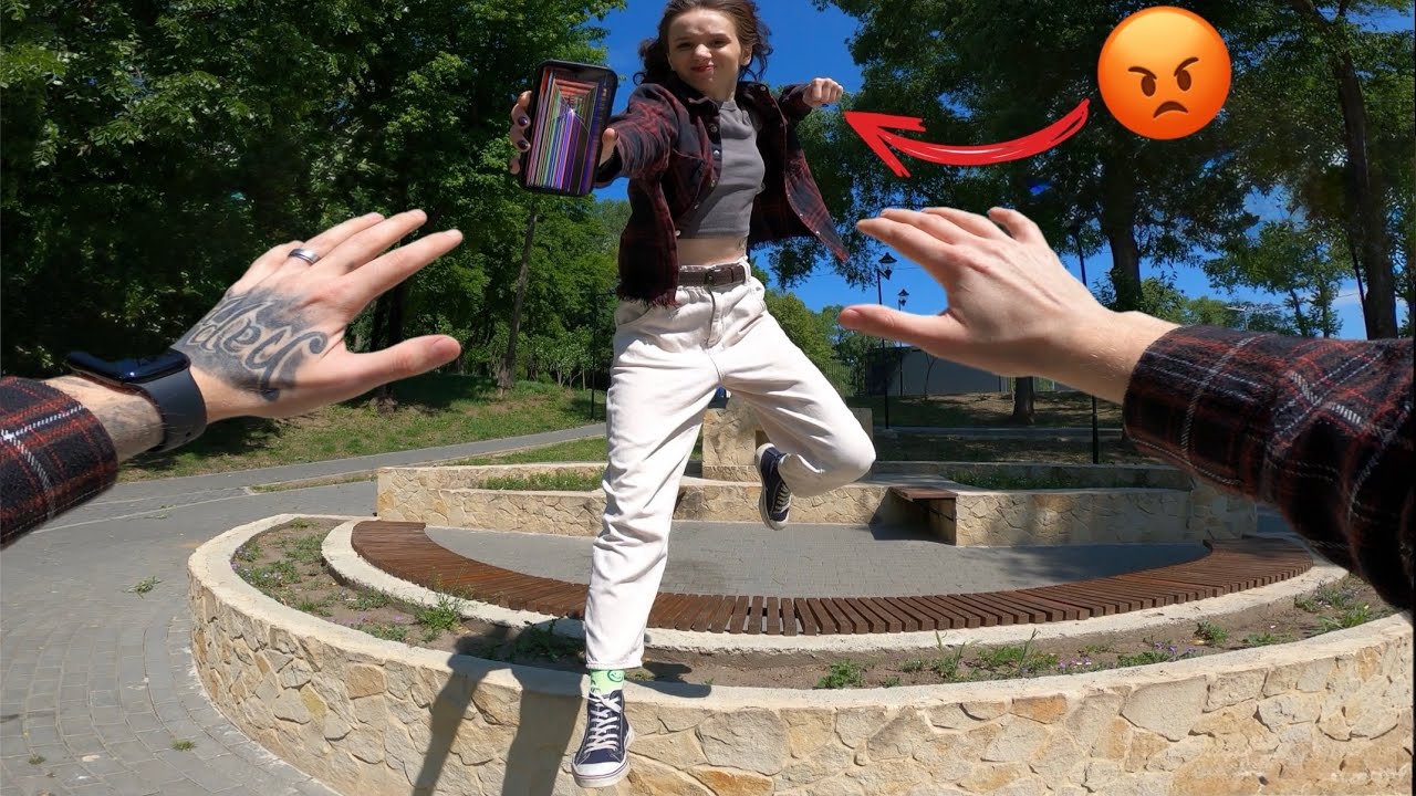 ESCAPING CRAZY TIKTOK GIRL (POV Parkour Chase) 