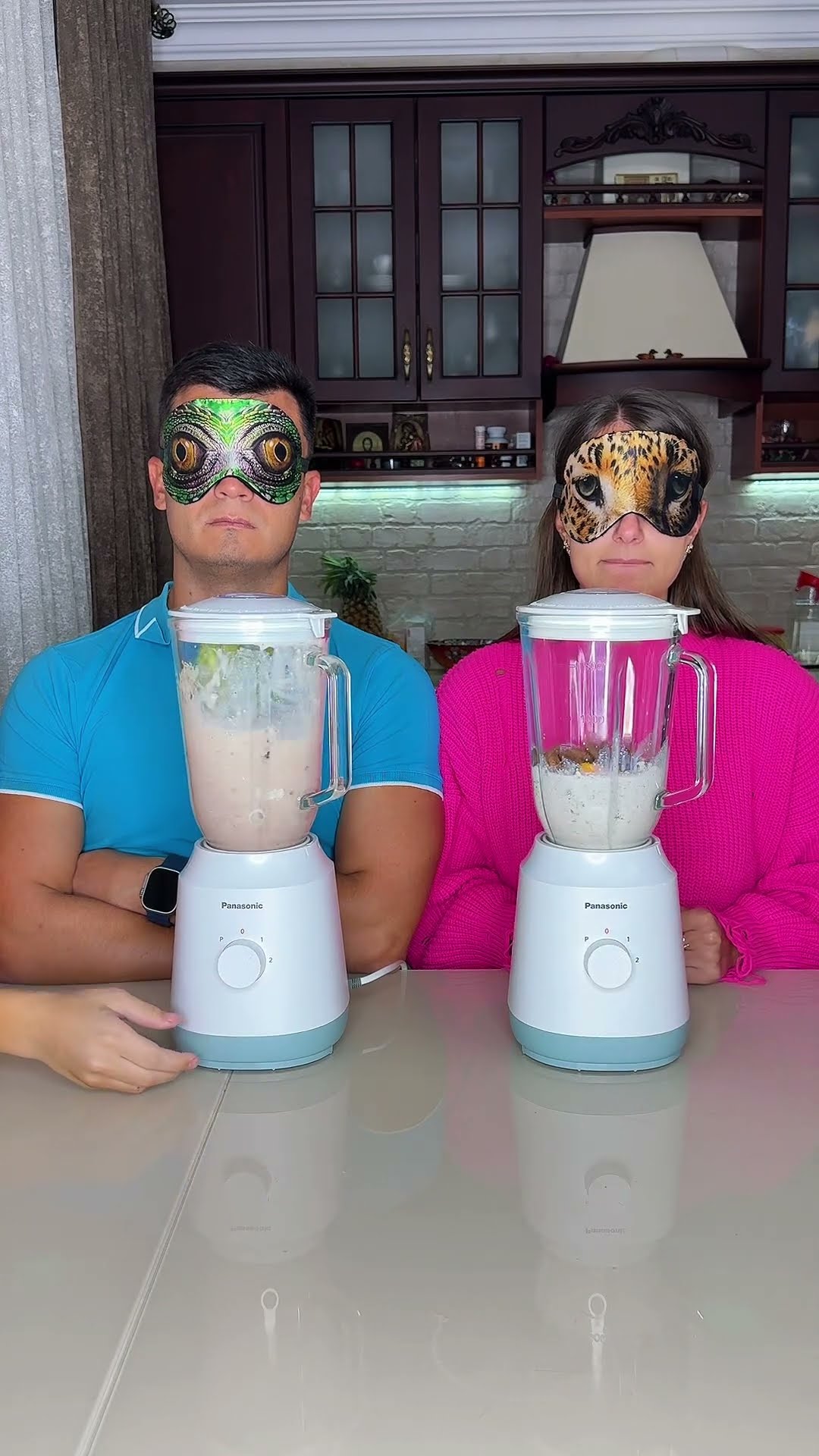 Two blenders challenge by Secret Vlog