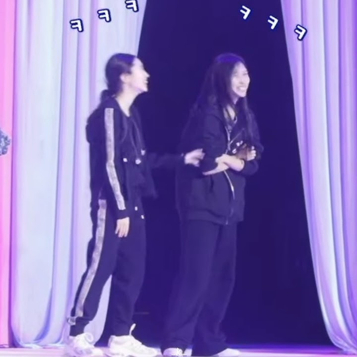 jealous?😏  #mina #dahyun #sana #nayeon #mihyun #saida #minayeon #dayeon #twice #twicefanmeeting #fyp